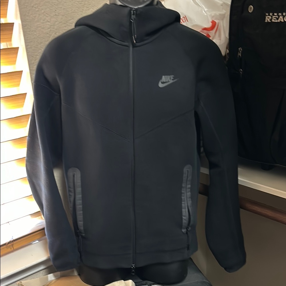 Men’s Nike Black Tech Fleece hoodie